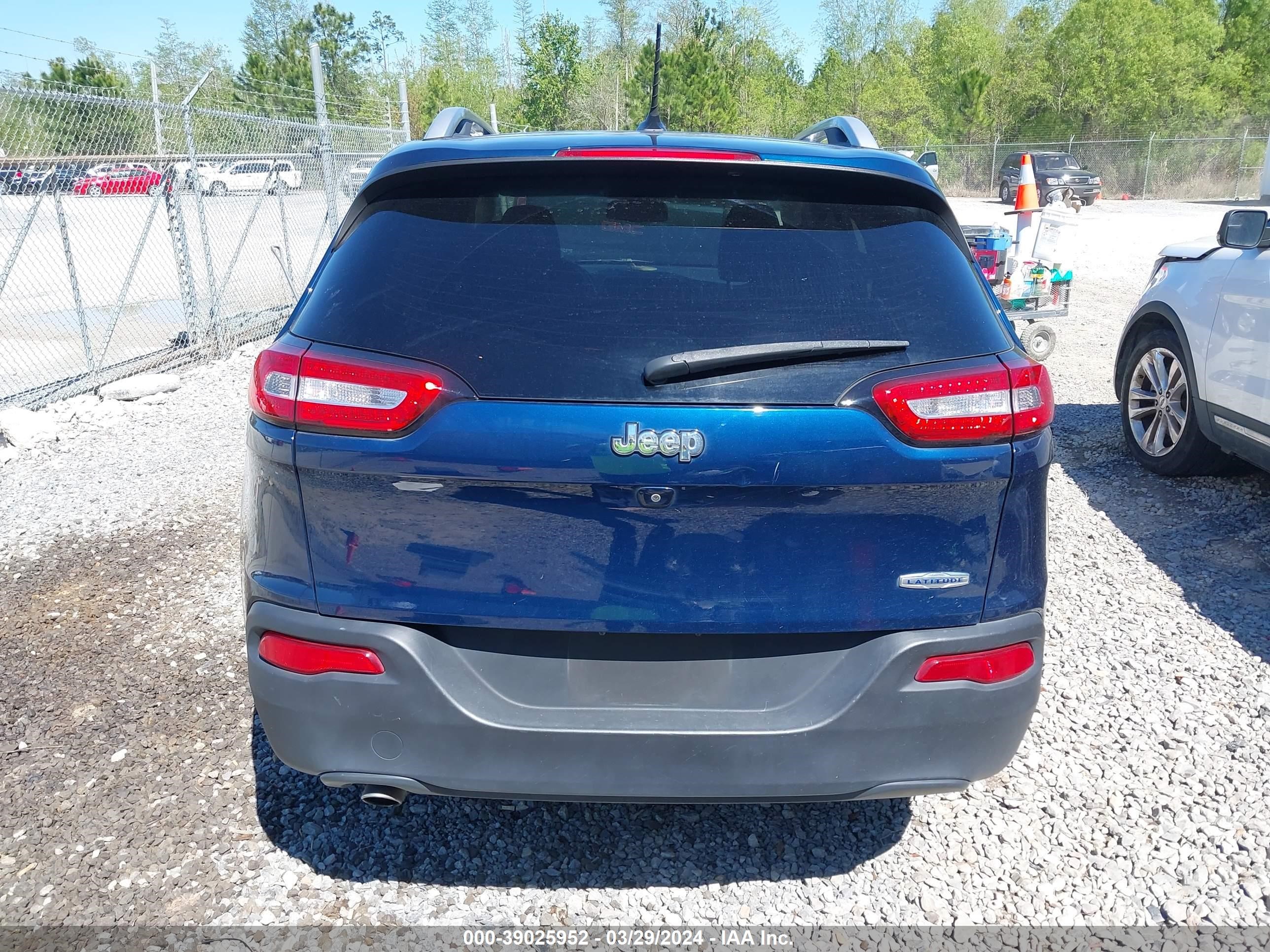 Photo 15 VIN: 1C4PJLCB8JD552446 - JEEP CHEROKEE 