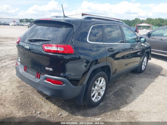 Photo 3 VIN: 1C4PJLCB8JD584345 - JEEP CHEROKEE 