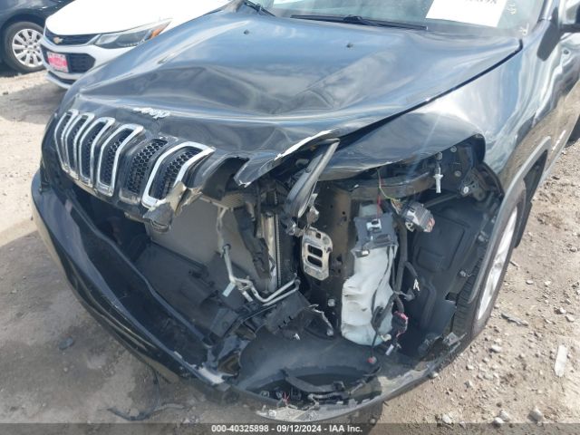 Photo 5 VIN: 1C4PJLCB8JD584345 - JEEP CHEROKEE 