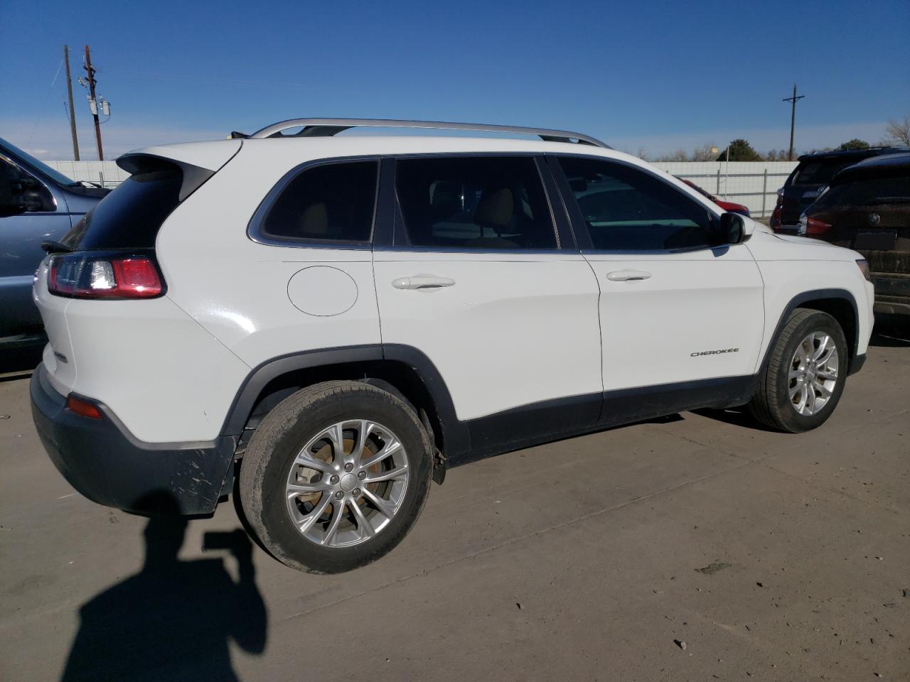 Photo 2 VIN: 1C4PJLCB8KD172010 - JEEP GRAND CHEROKEE 