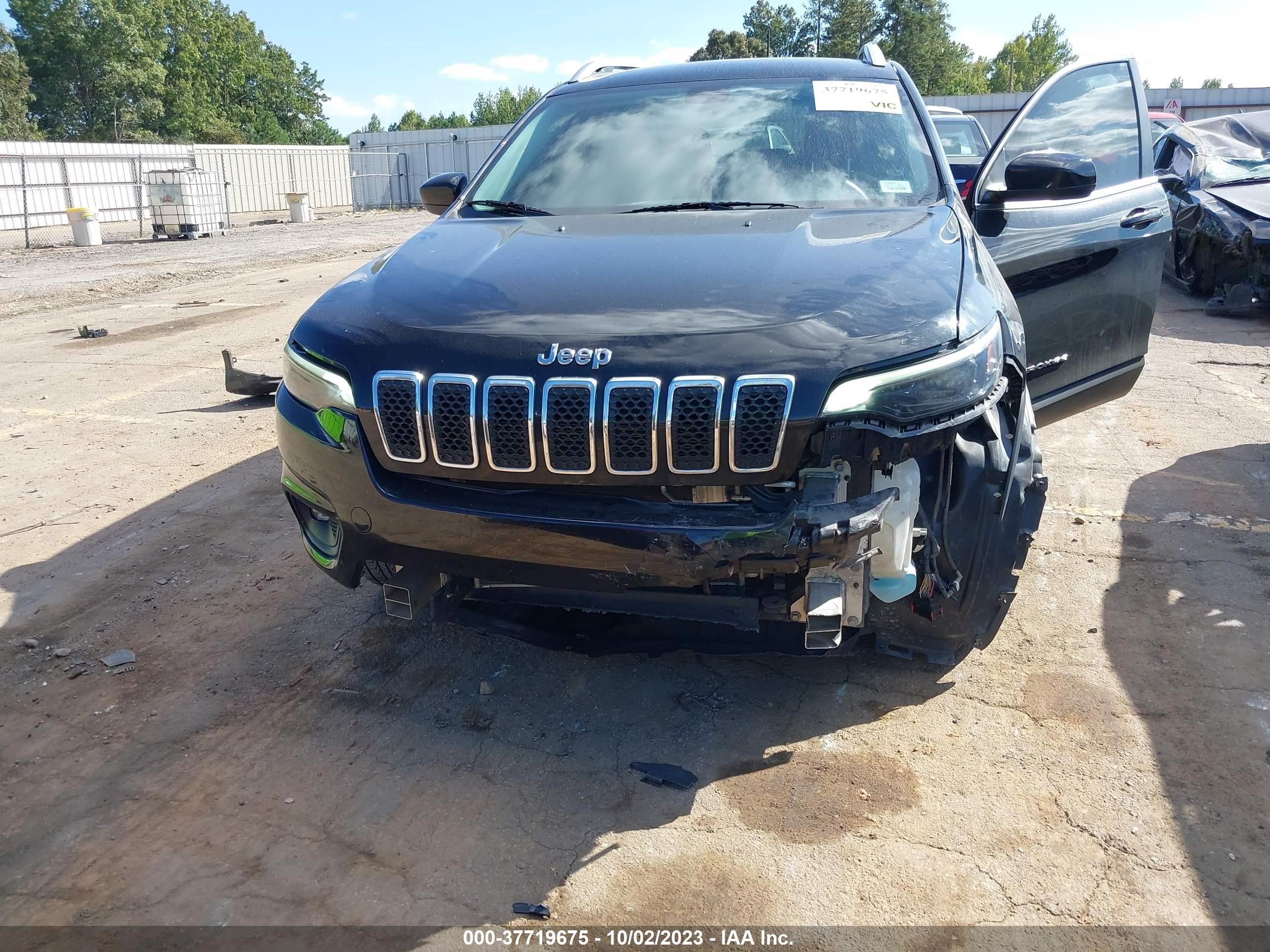 Photo 5 VIN: 1C4PJLCB8KD420191 - JEEP CHEROKEE 