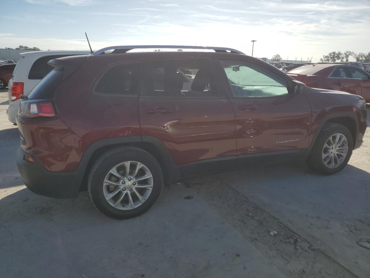 Photo 2 VIN: 1C4PJLCB8LD586437 - JEEP CHEROKEE 