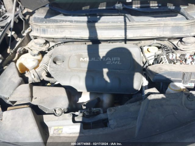 Photo 9 VIN: 1C4PJLCB9GW125502 - JEEP CHEROKEE 