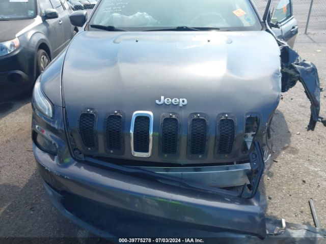 Photo 9 VIN: 1C4PJLCB9GW136533 - JEEP CHEROKEE 