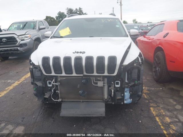 Photo 5 VIN: 1C4PJLCB9JD596617 - JEEP CHEROKEE 