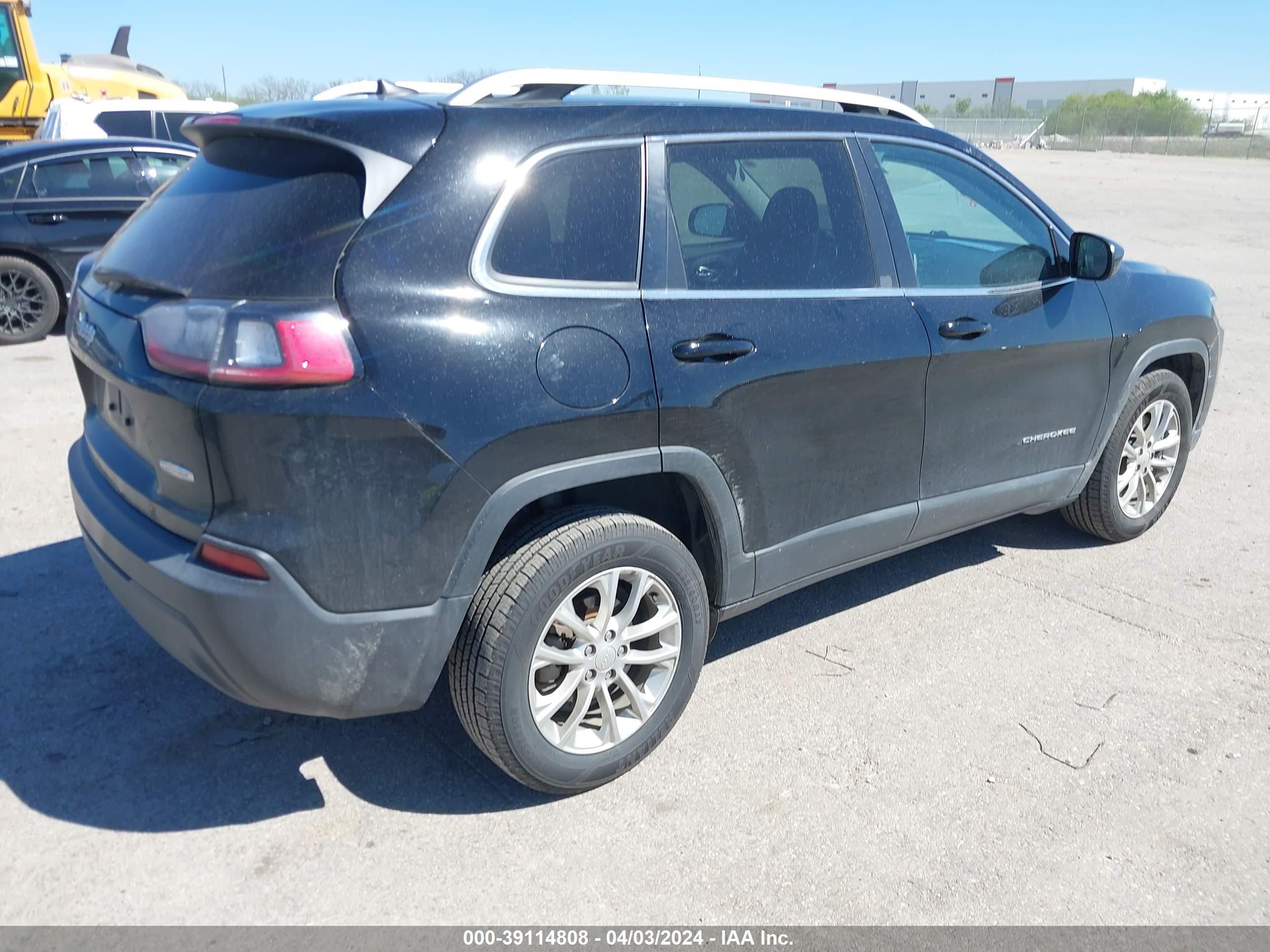 Photo 3 VIN: 1C4PJLCB9KD175725 - JEEP CHEROKEE 