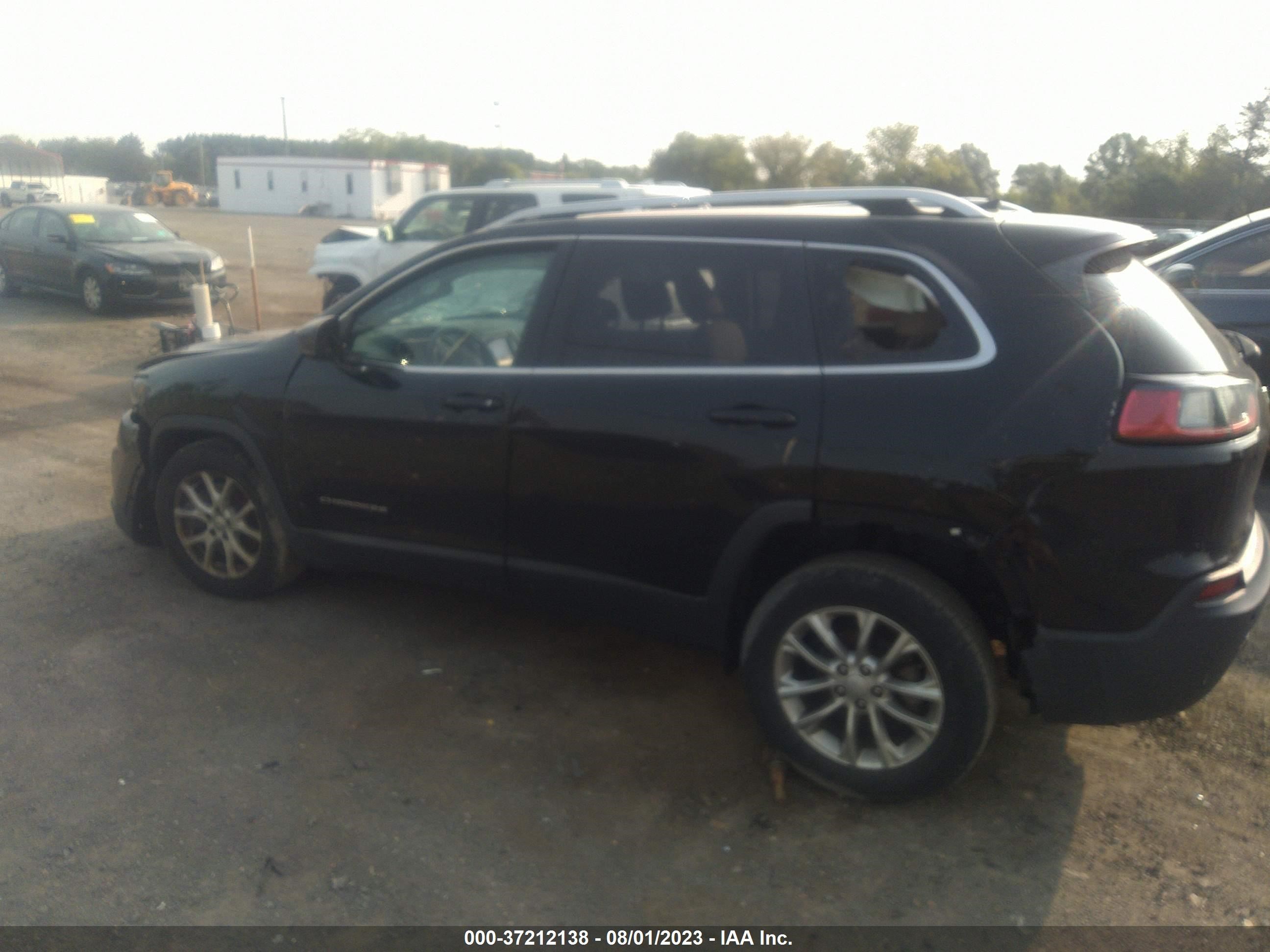 Photo 14 VIN: 1C4PJLCB9KD348580 - JEEP CHEROKEE 