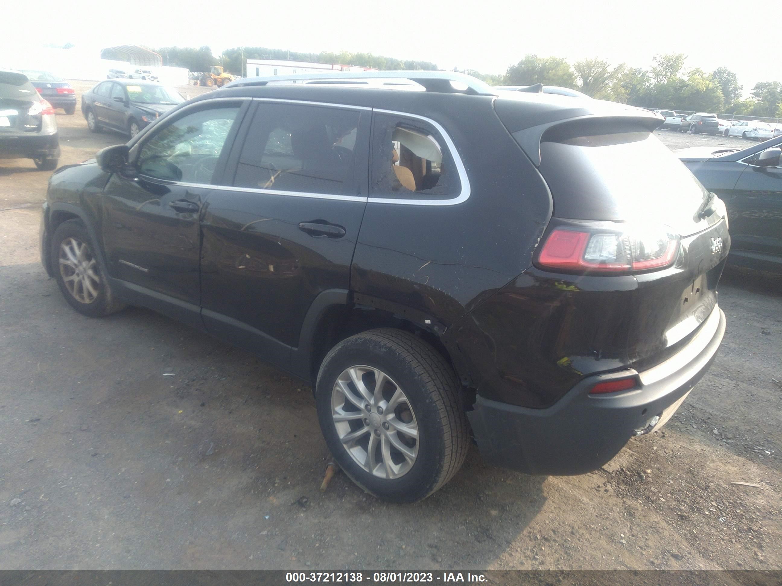 Photo 2 VIN: 1C4PJLCB9KD348580 - JEEP CHEROKEE 