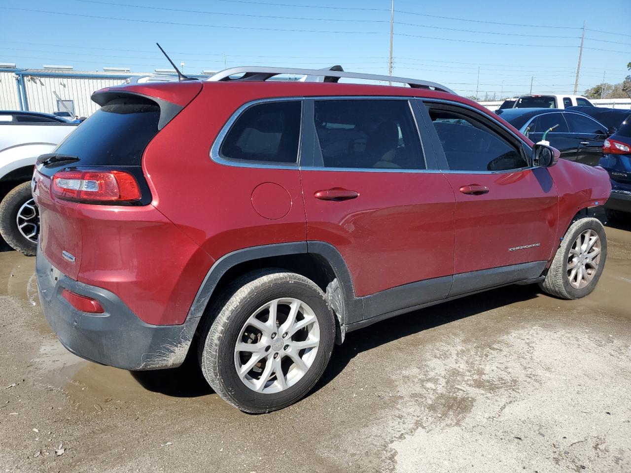 Photo 2 VIN: 1C4PJLCBXHW662851 - JEEP GRAND CHEROKEE 