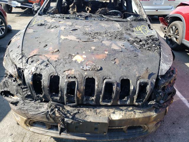 Photo 6 VIN: 1C4PJLCBXJD563643 - JEEP CHEROKEE L 