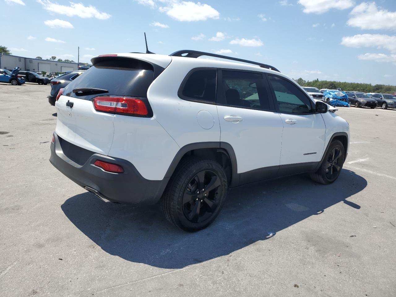 Photo 2 VIN: 1C4PJLCS3GW114544 - JEEP GRAND CHEROKEE 