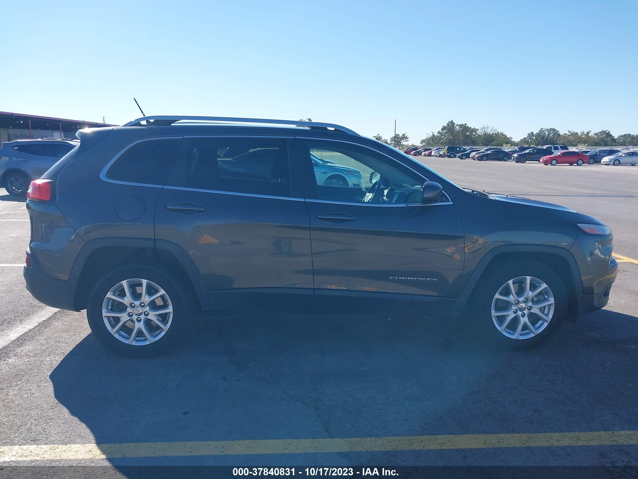 Photo 12 VIN: 1C4PJLCS4EW228436 - JEEP CHEROKEE 