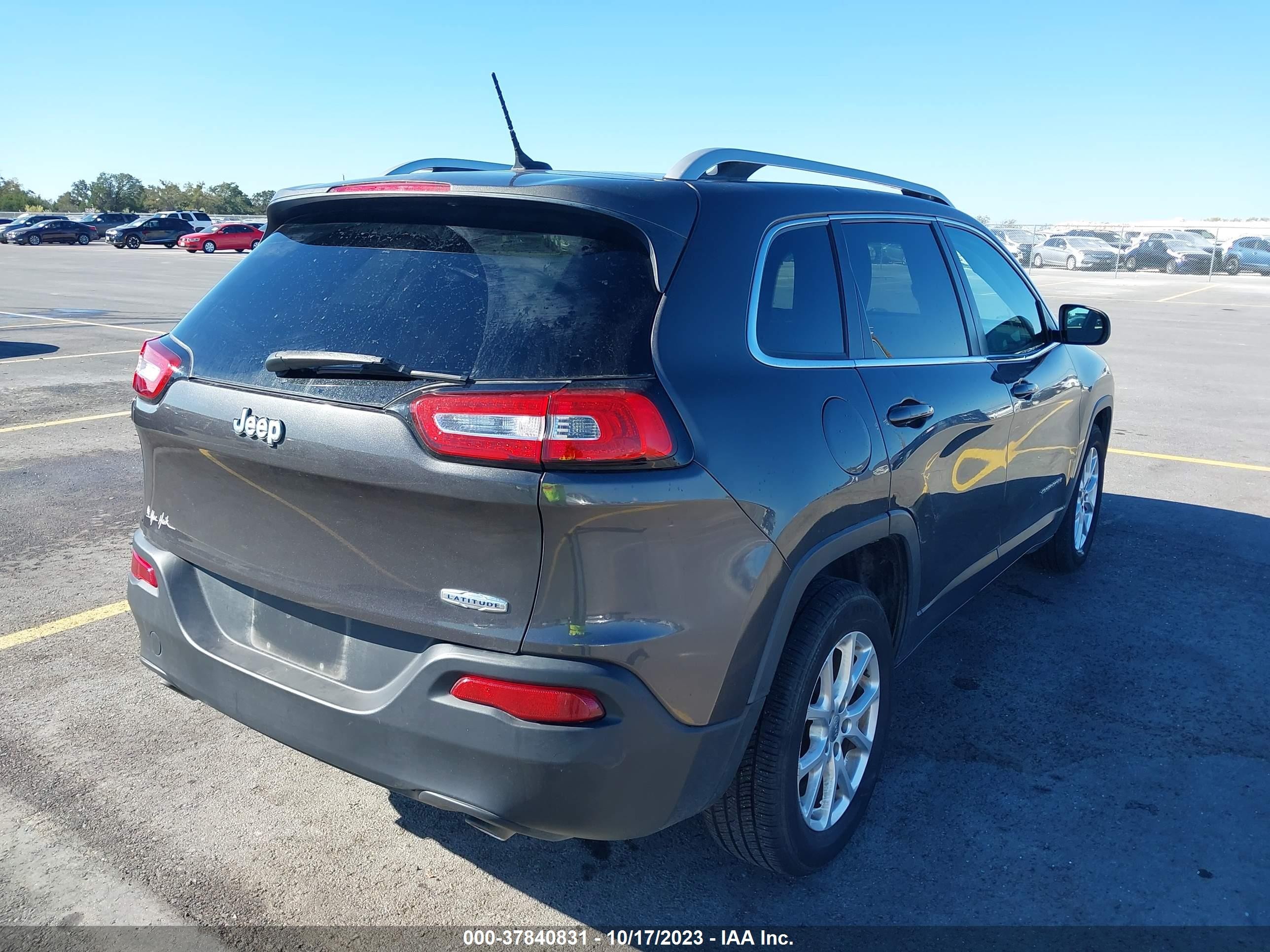 Photo 3 VIN: 1C4PJLCS4EW228436 - JEEP CHEROKEE 