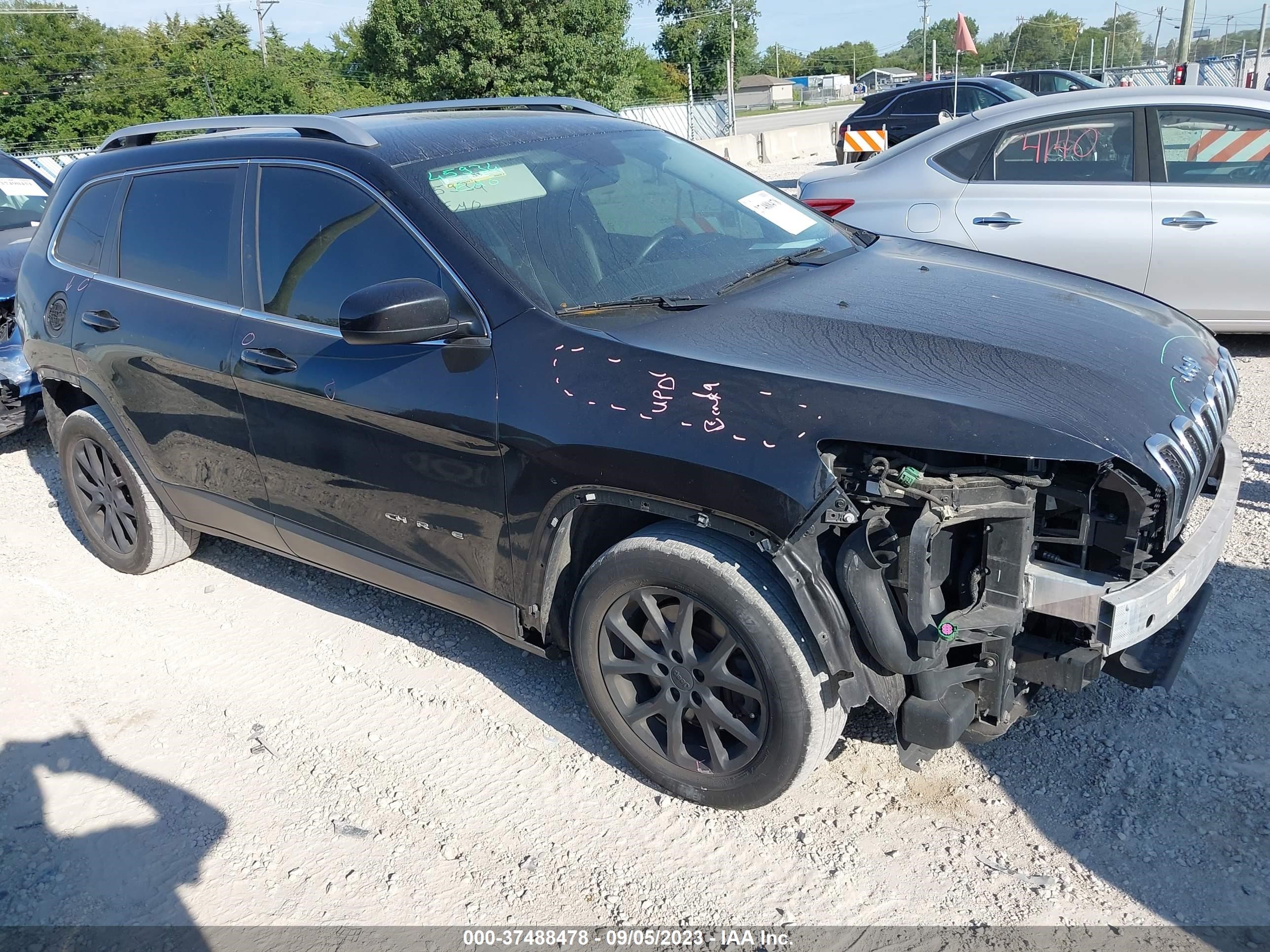 Photo 12 VIN: 1C4PJLCS6GW257536 - JEEP CHEROKEE 