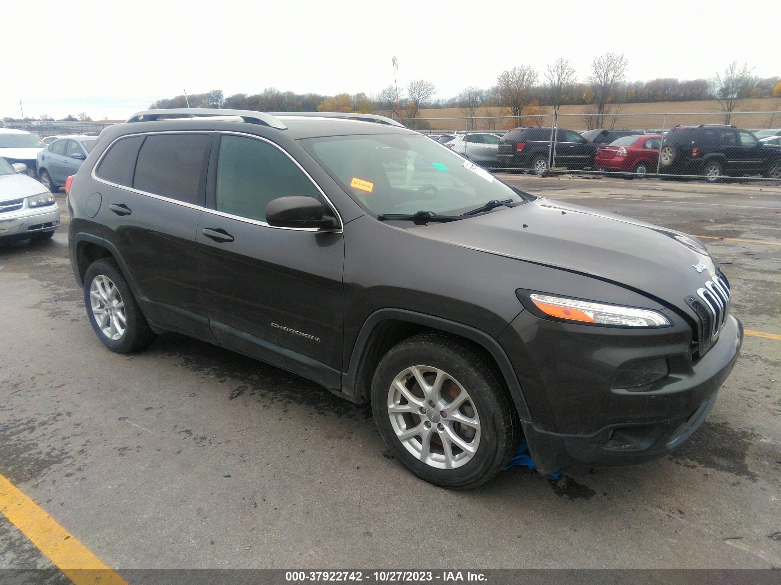 Photo 12 VIN: 1C4PJLCS8GW212386 - JEEP CHEROKEE 