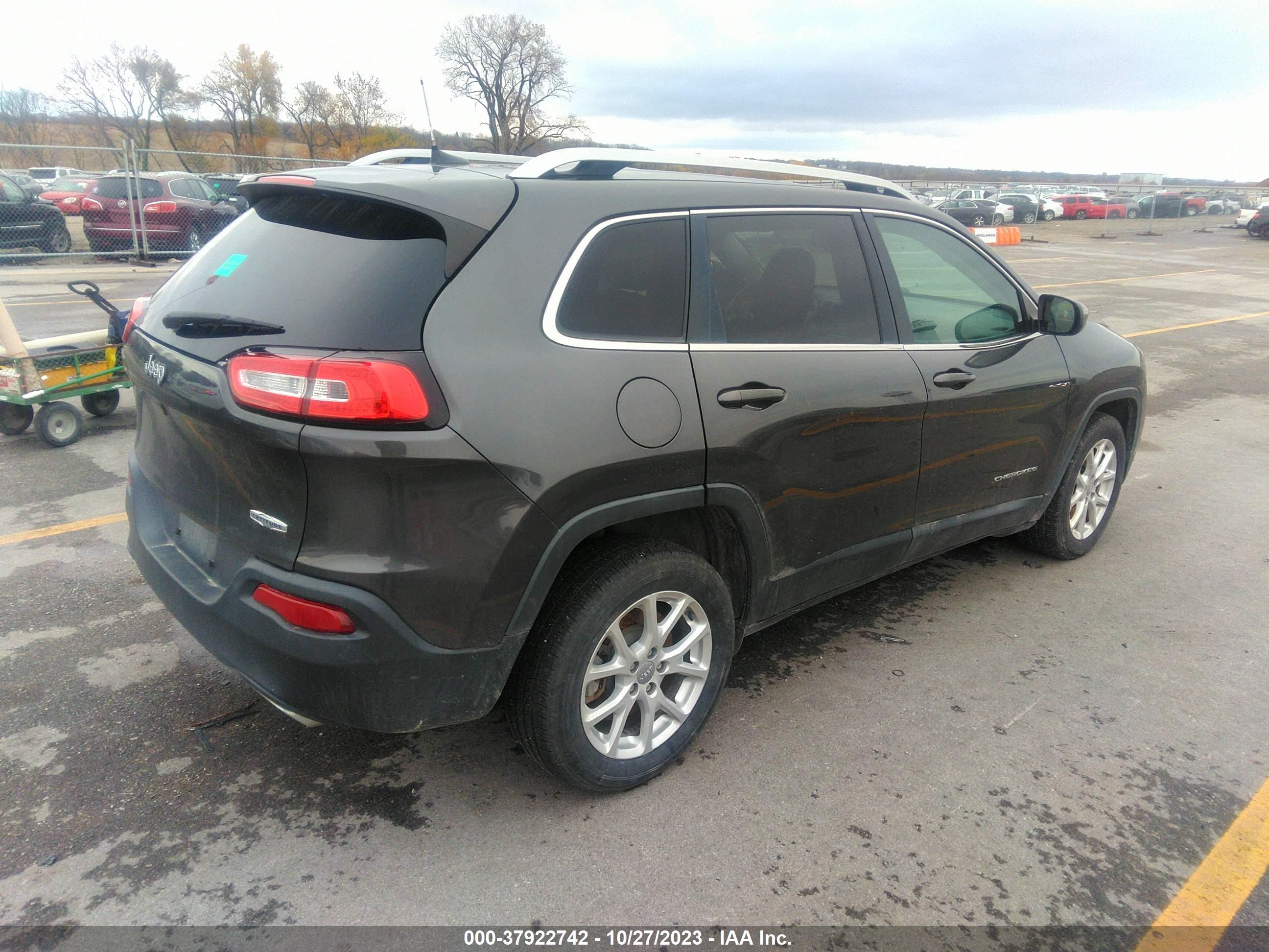 Photo 3 VIN: 1C4PJLCS8GW212386 - JEEP CHEROKEE 