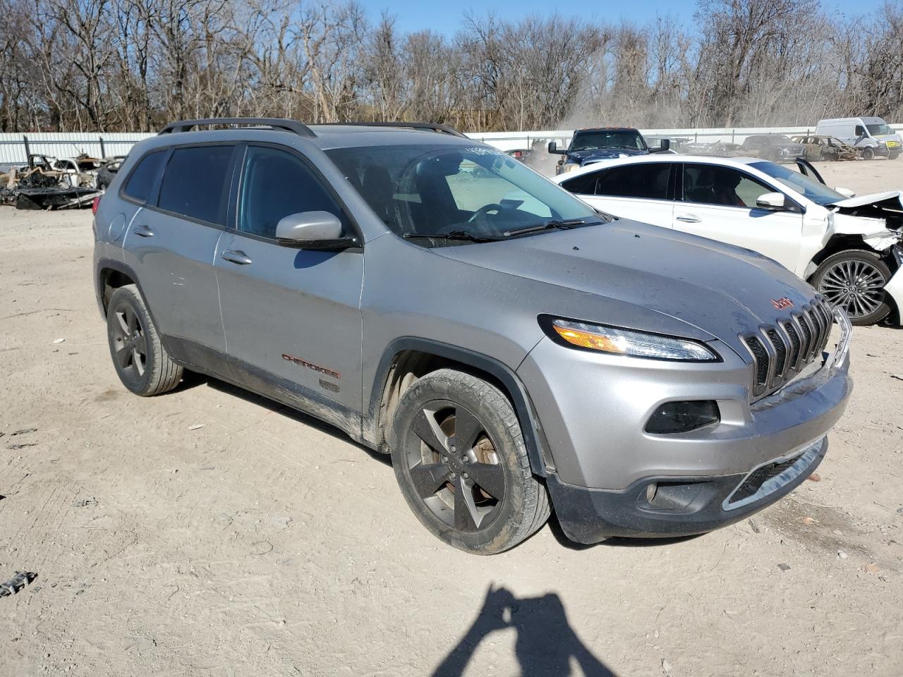 Photo 3 VIN: 1C4PJLCS8GW283832 - JEEP GRAND CHEROKEE 