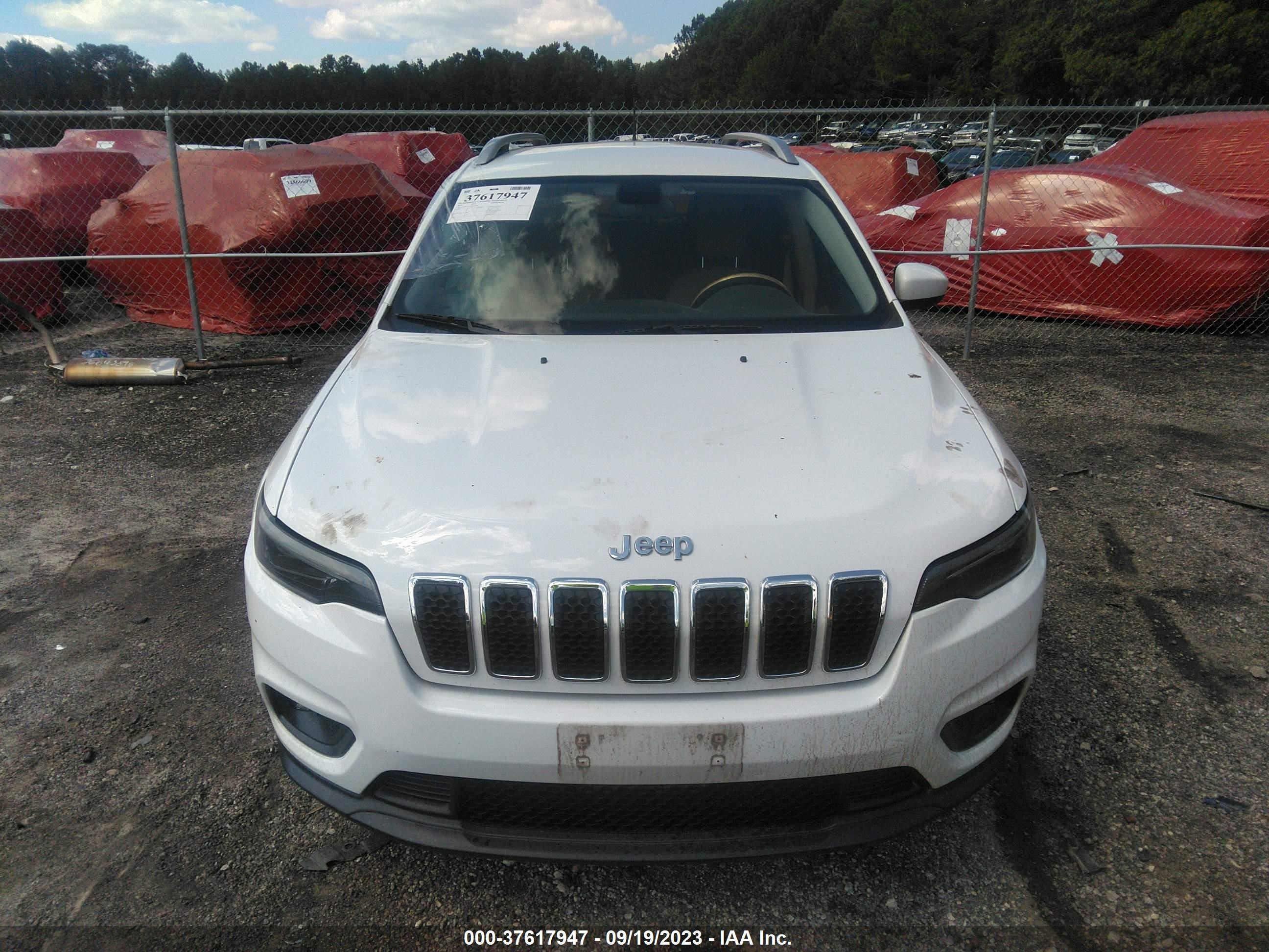 Photo 11 VIN: 1C4PJLCX1KD205814 - JEEP CHEROKEE 