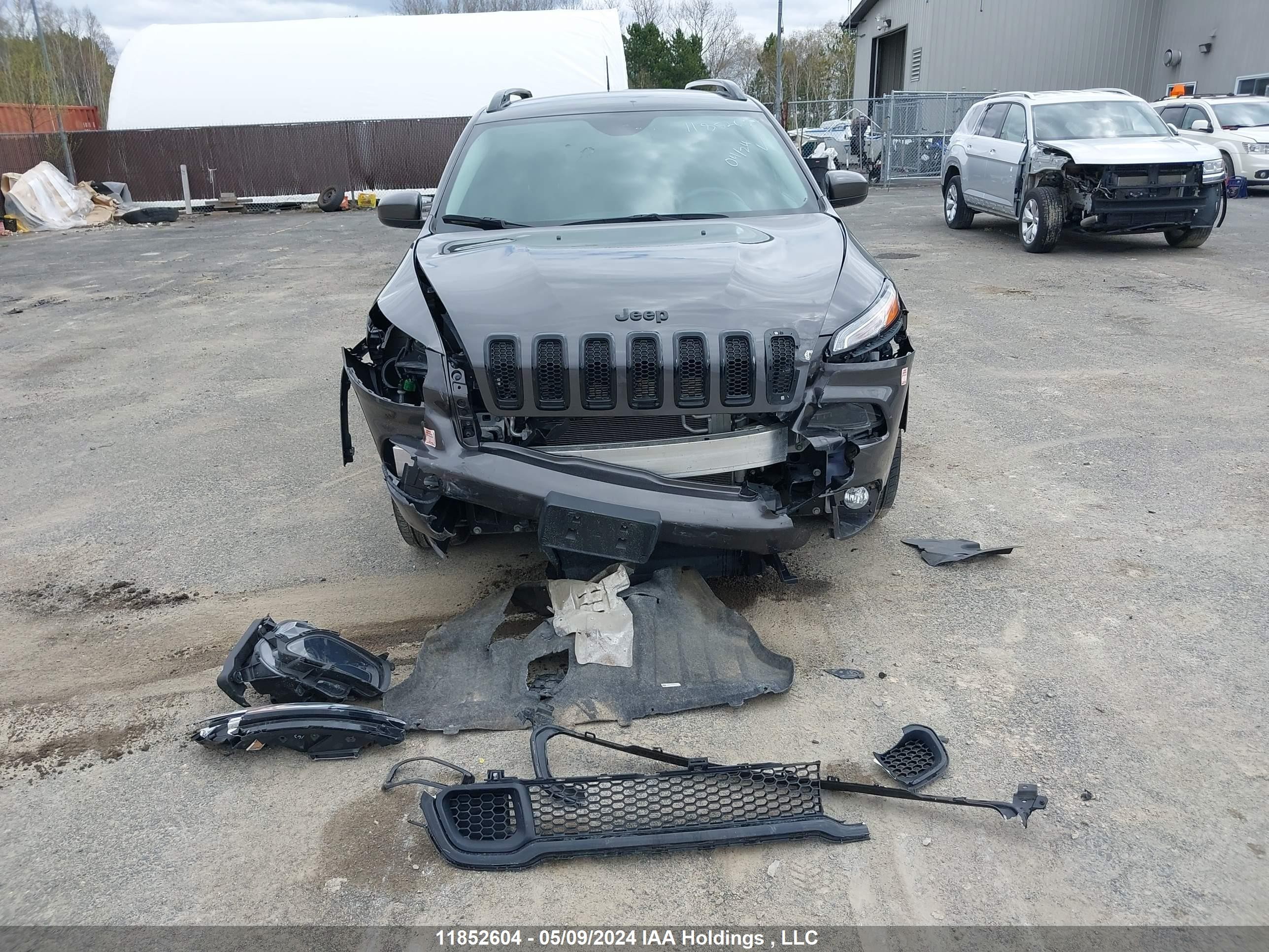 Photo 12 VIN: 1C4PJLCX3JD595006 - JEEP CHEROKEE 