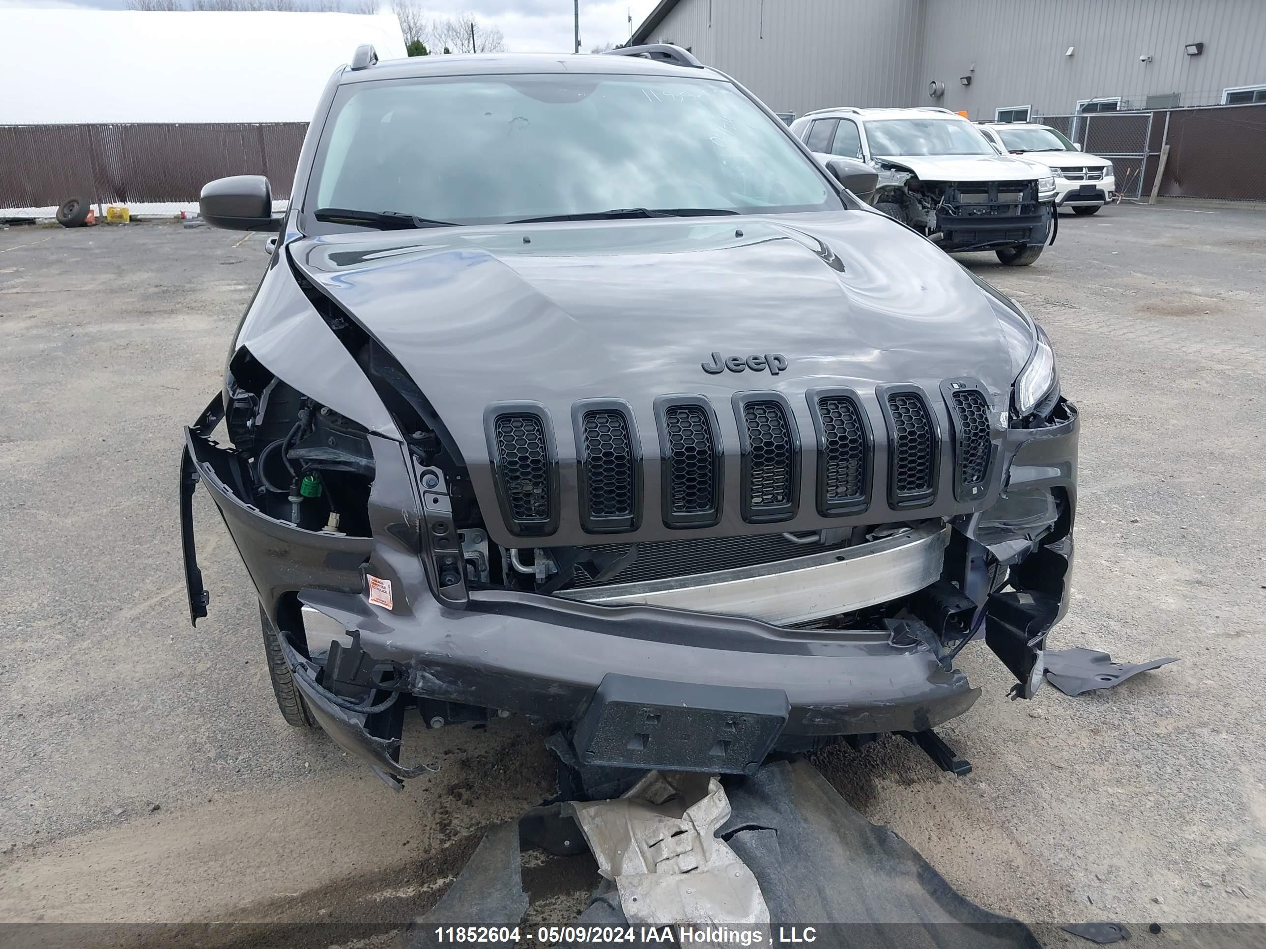 Photo 5 VIN: 1C4PJLCX3JD595006 - JEEP CHEROKEE 