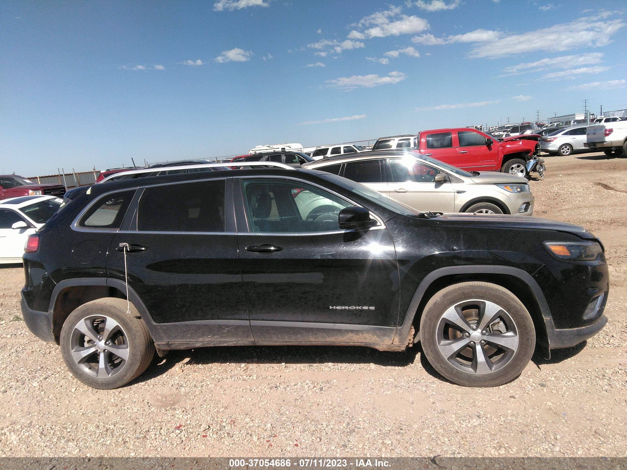 Photo 12 VIN: 1C4PJLDB3KD347844 - JEEP CHEROKEE 