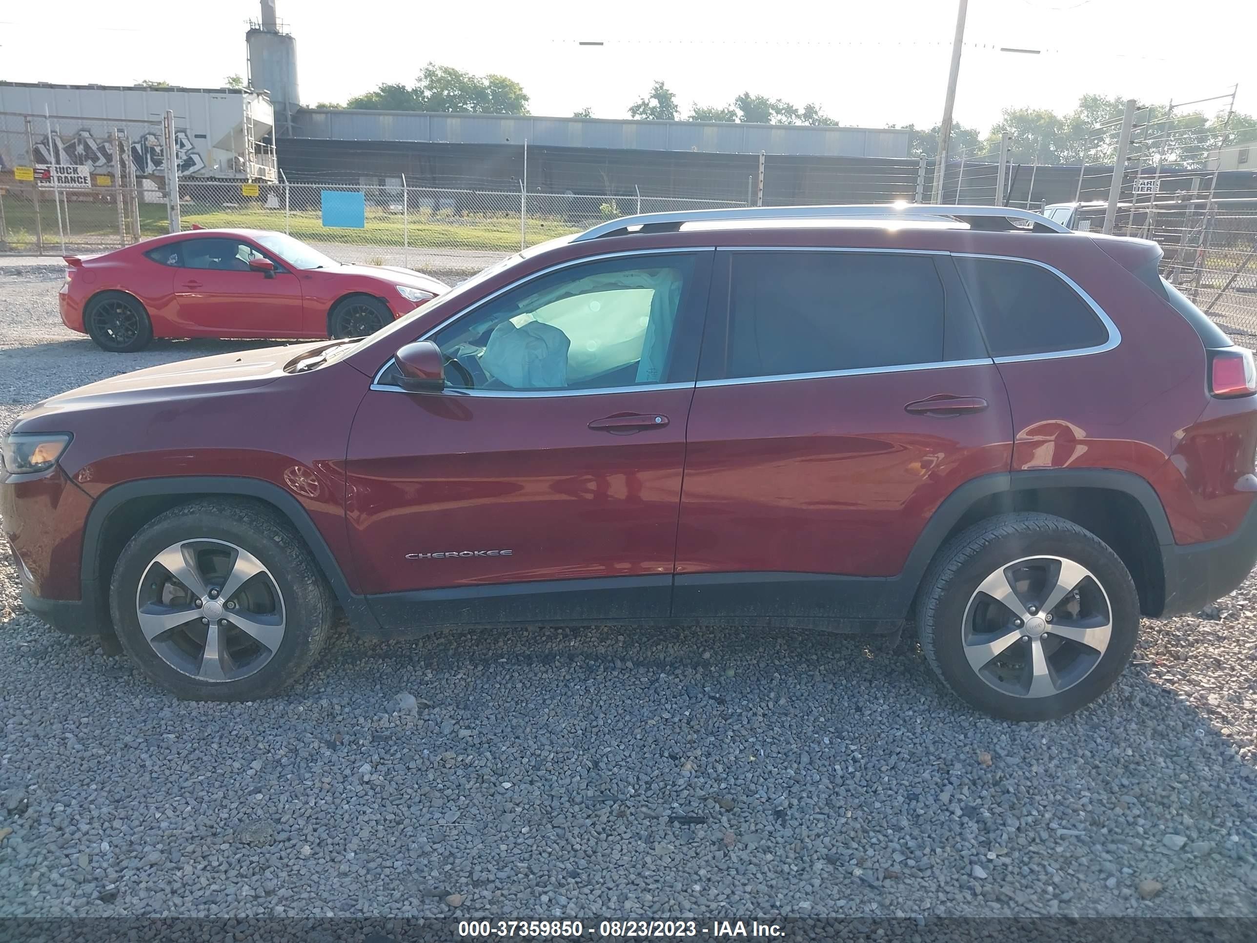 Photo 14 VIN: 1C4PJLDBXKD326649 - JEEP CHEROKEE 