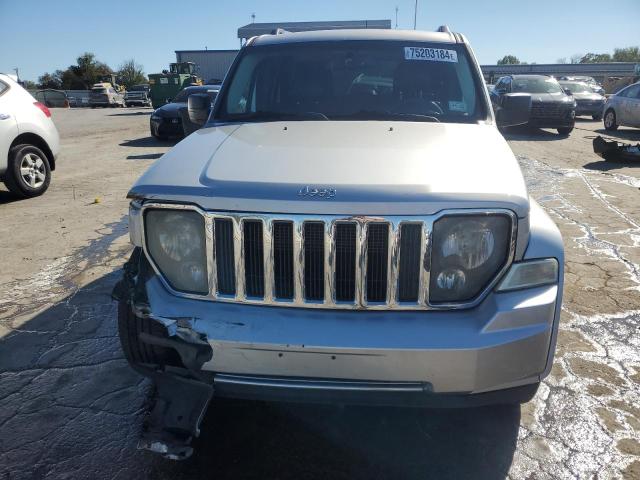 Photo 4 VIN: 1C4PJLFK2CW166303 - JEEP LIBERTY JE 