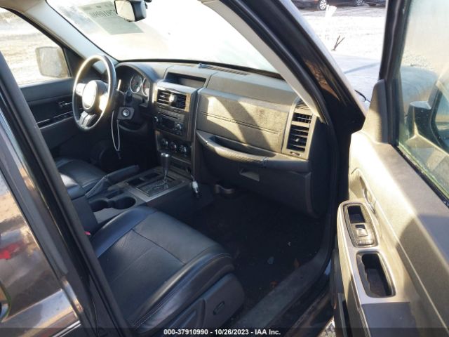 Photo 4 VIN: 1C4PJLFK6CW188658 - JEEP LIBERTY 