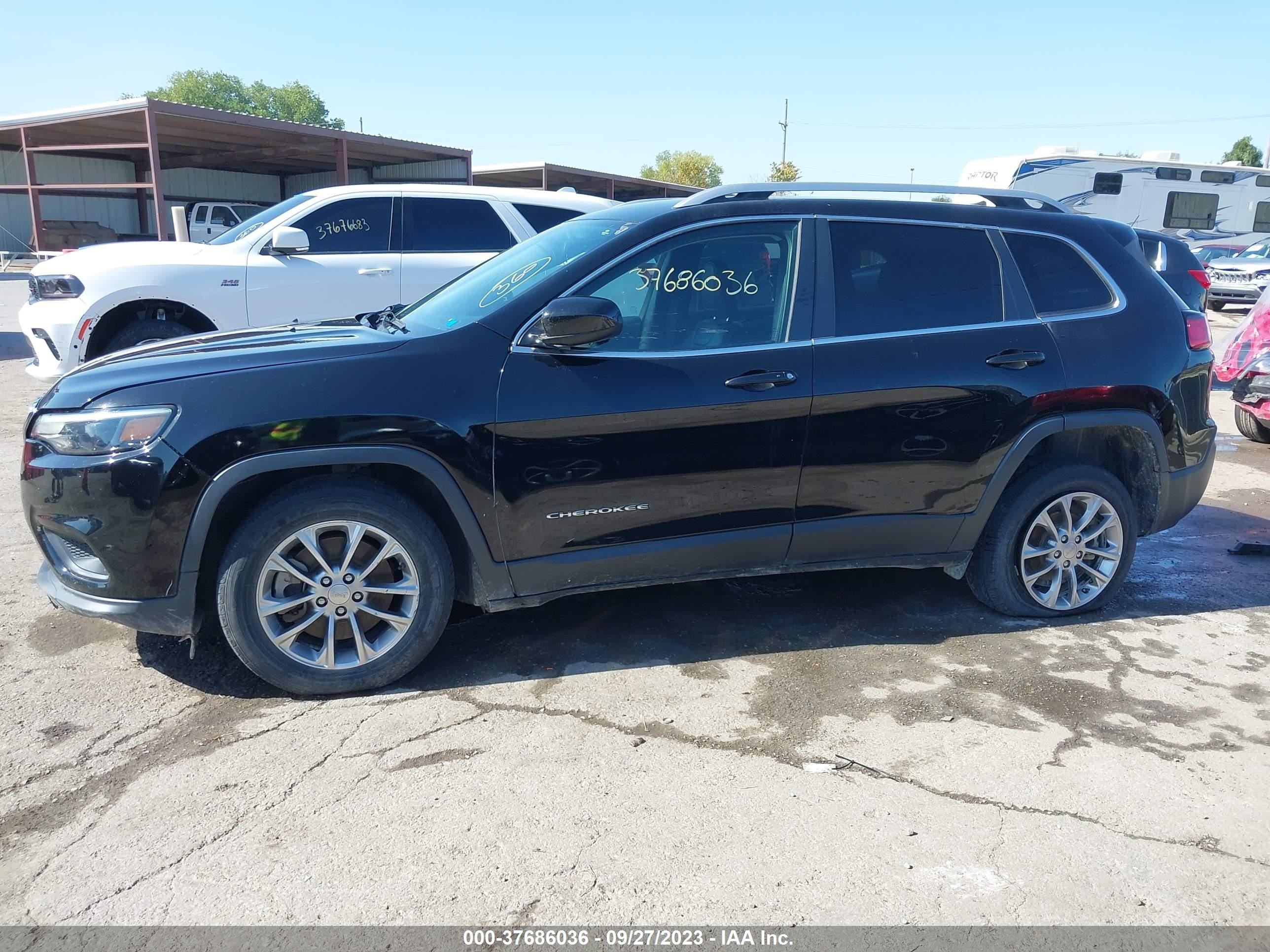 Photo 13 VIN: 1C4PJLLB0KD154617 - JEEP CHEROKEE 