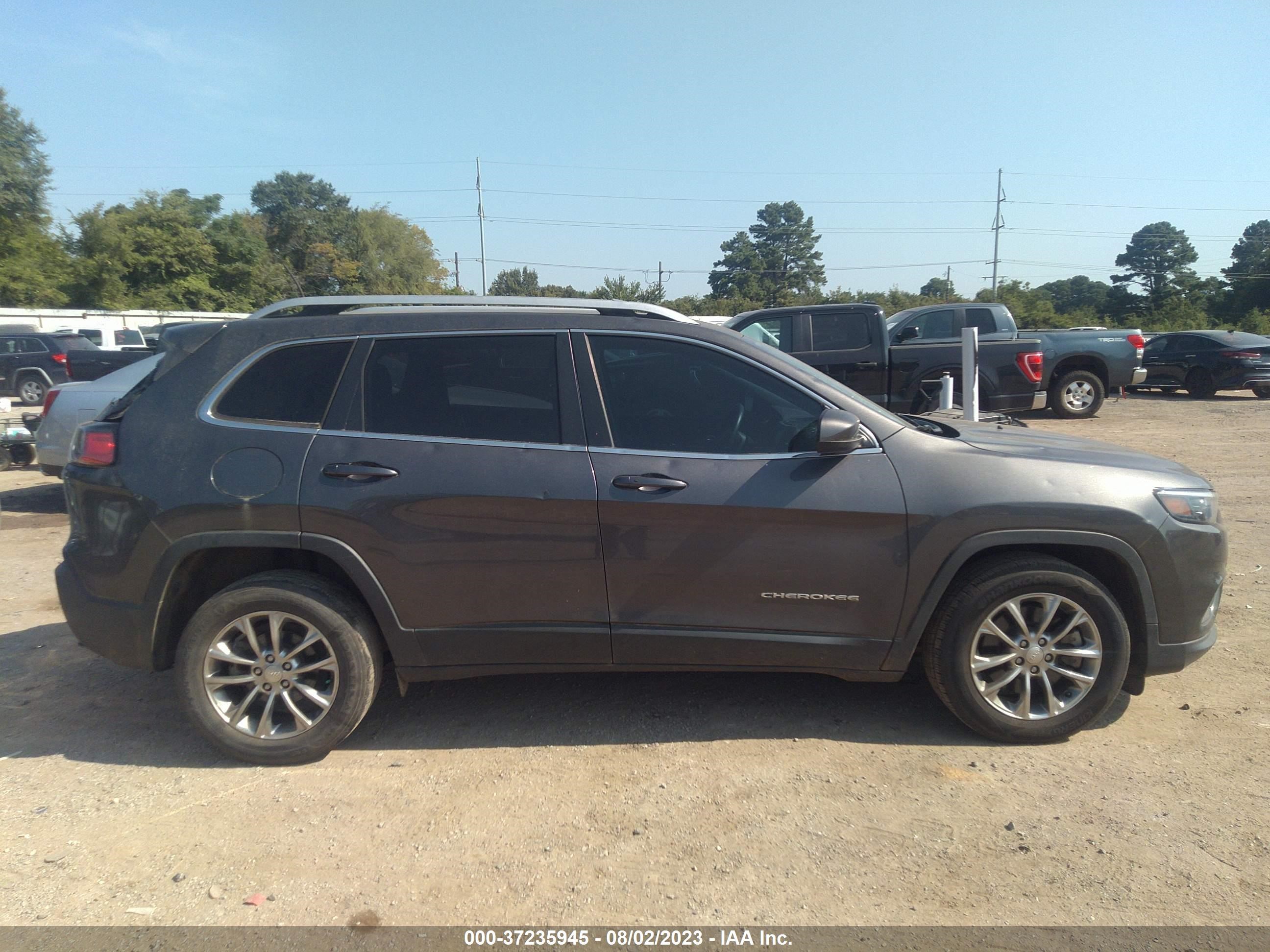 Photo 12 VIN: 1C4PJLLB2KD226434 - JEEP CHEROKEE 