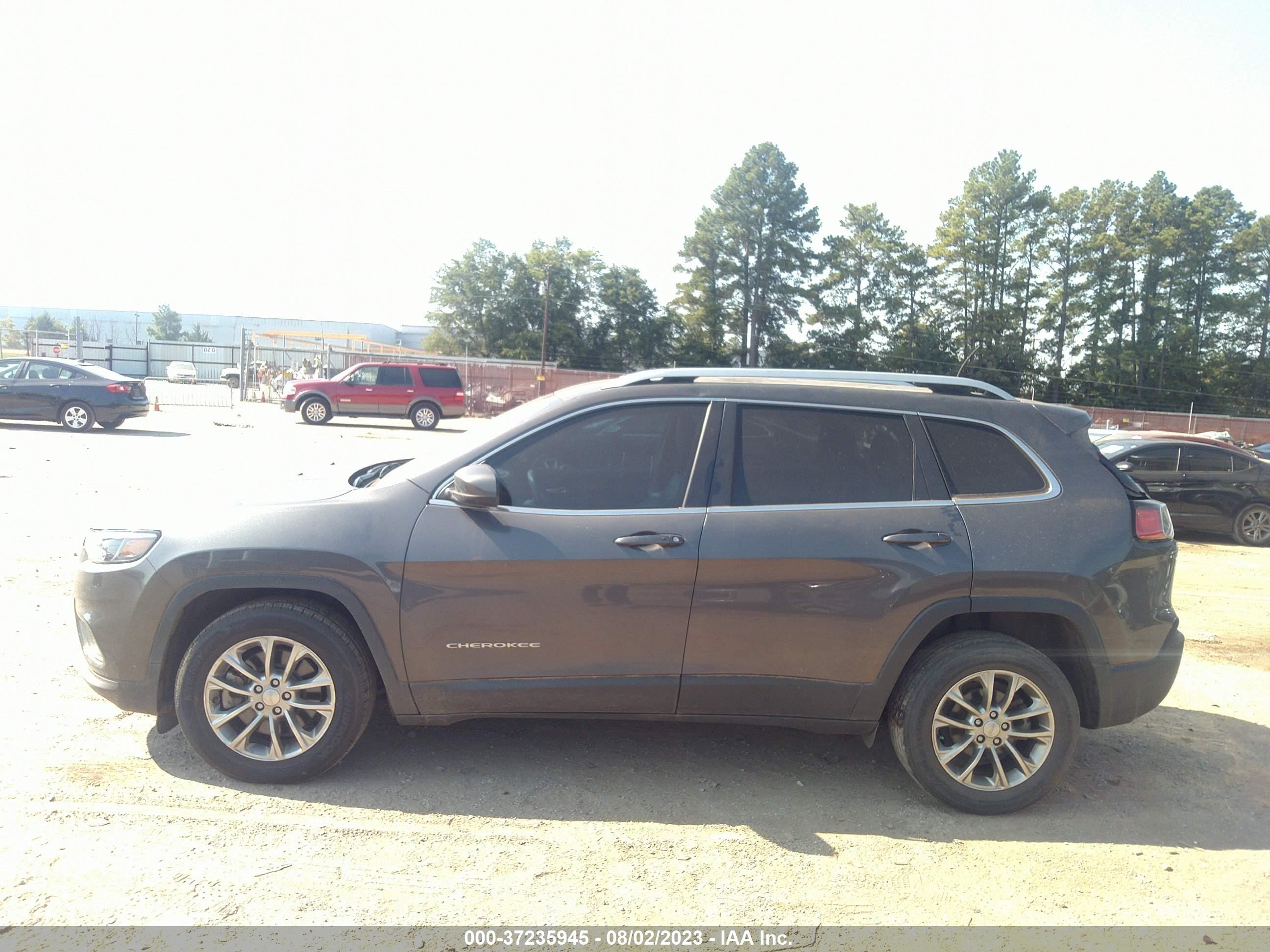 Photo 13 VIN: 1C4PJLLB2KD226434 - JEEP CHEROKEE 