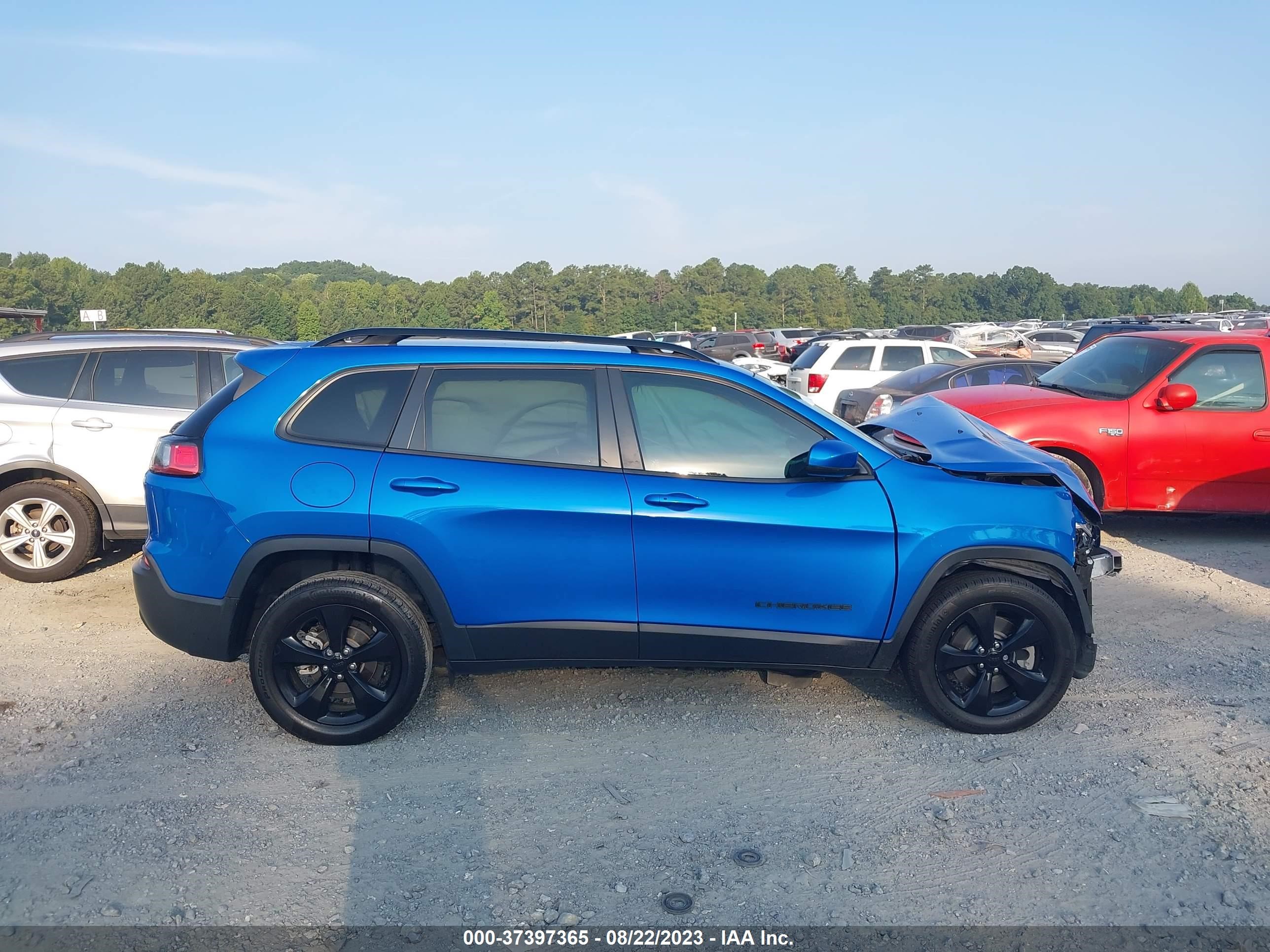 Photo 12 VIN: 1C4PJLLB2MD120410 - JEEP CHEROKEE 