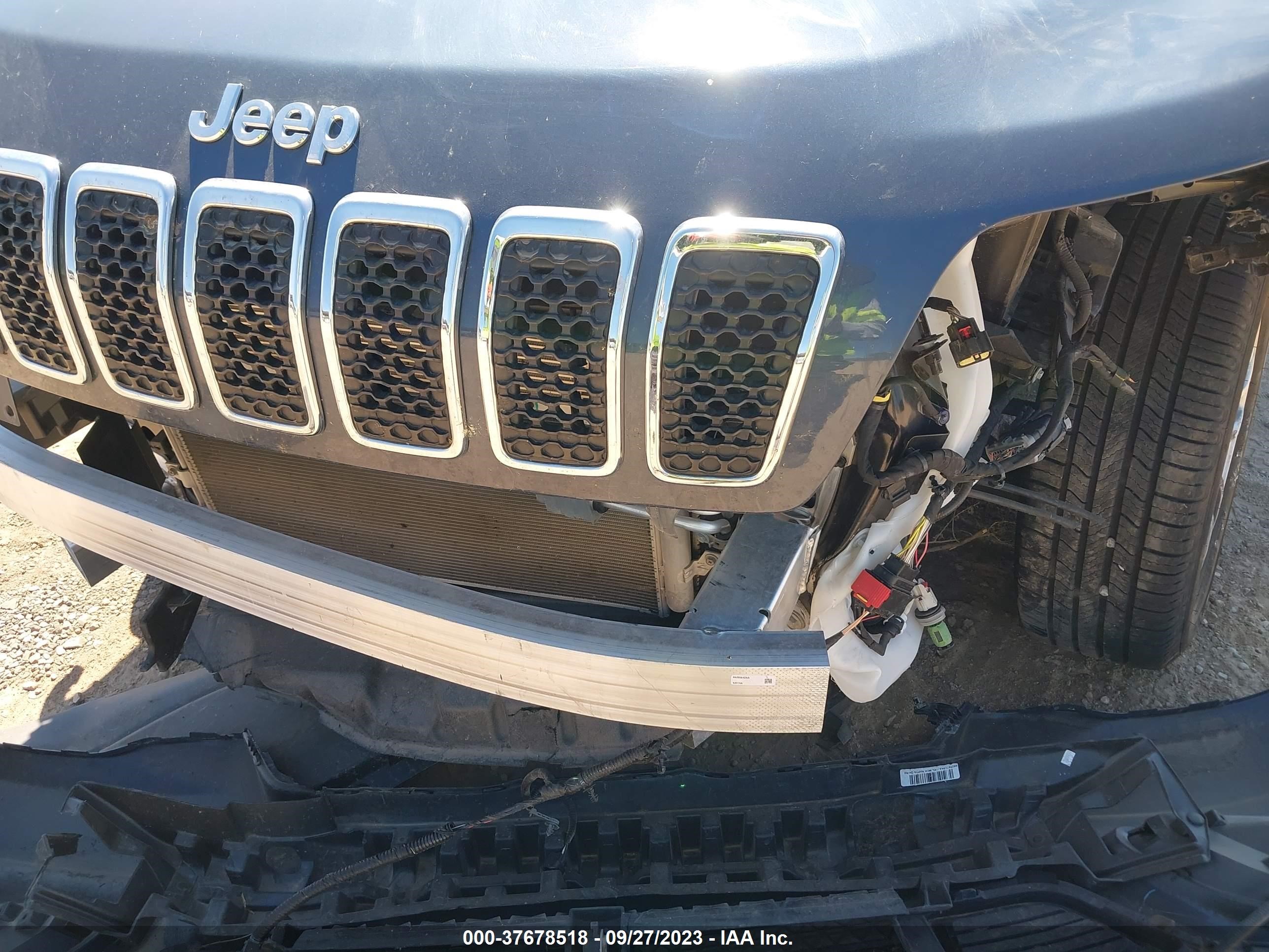 Photo 5 VIN: 1C4PJLLB6KD444523 - JEEP CHEROKEE 