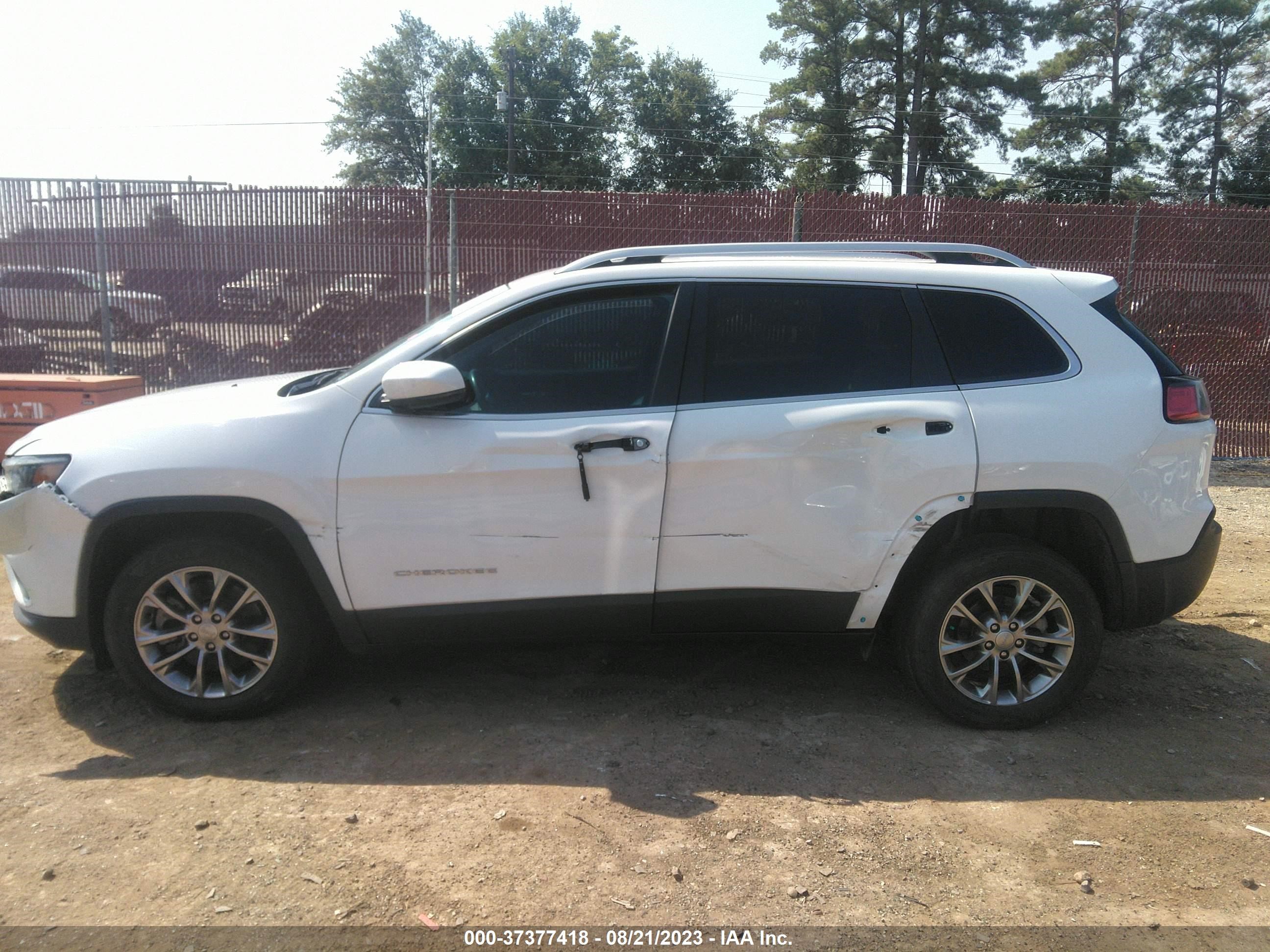 Photo 13 VIN: 1C4PJLLB9KD439493 - JEEP CHEROKEE 