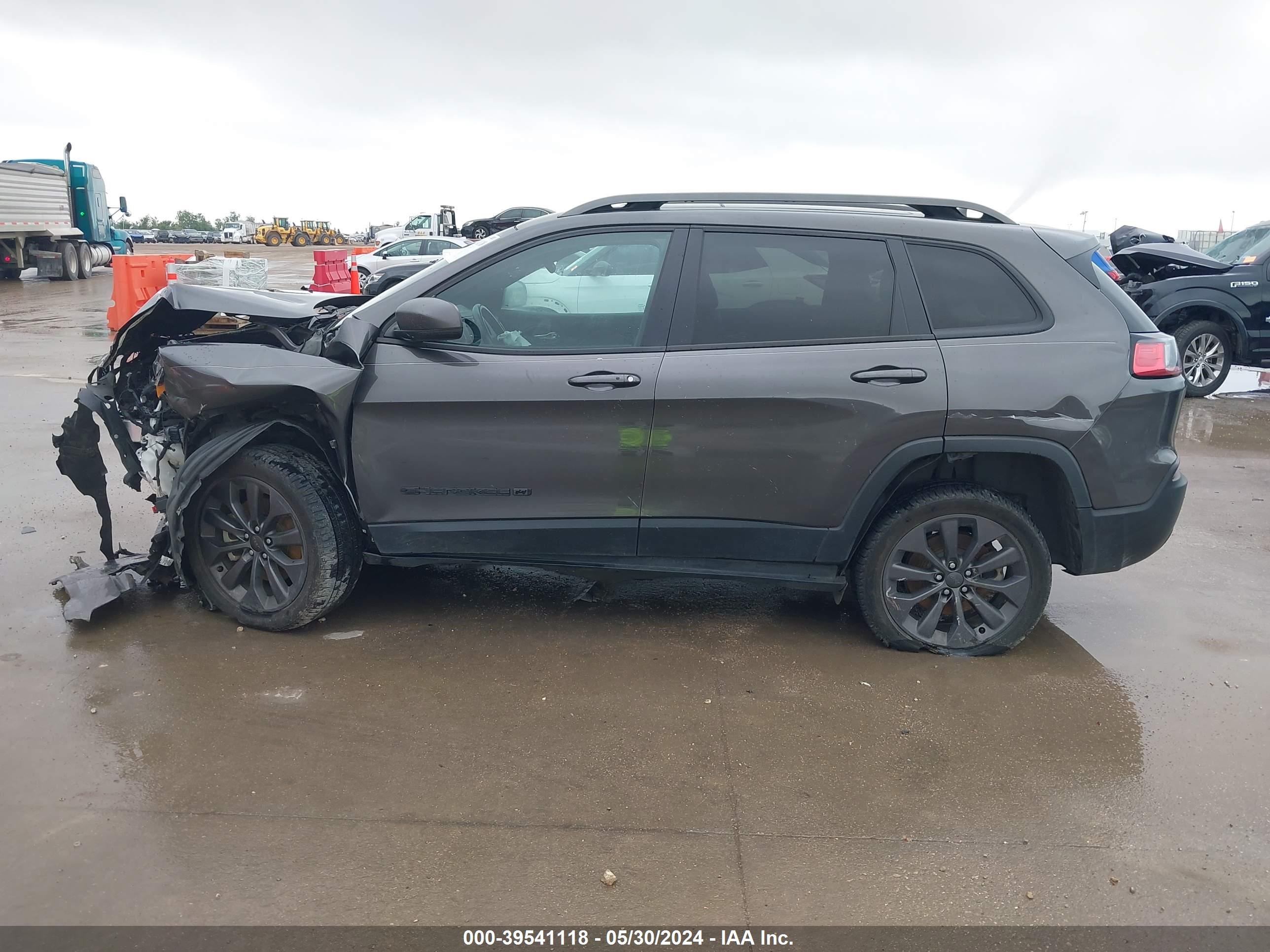 Photo 12 VIN: 1C4PJLMX3MD107451 - JEEP CHEROKEE 