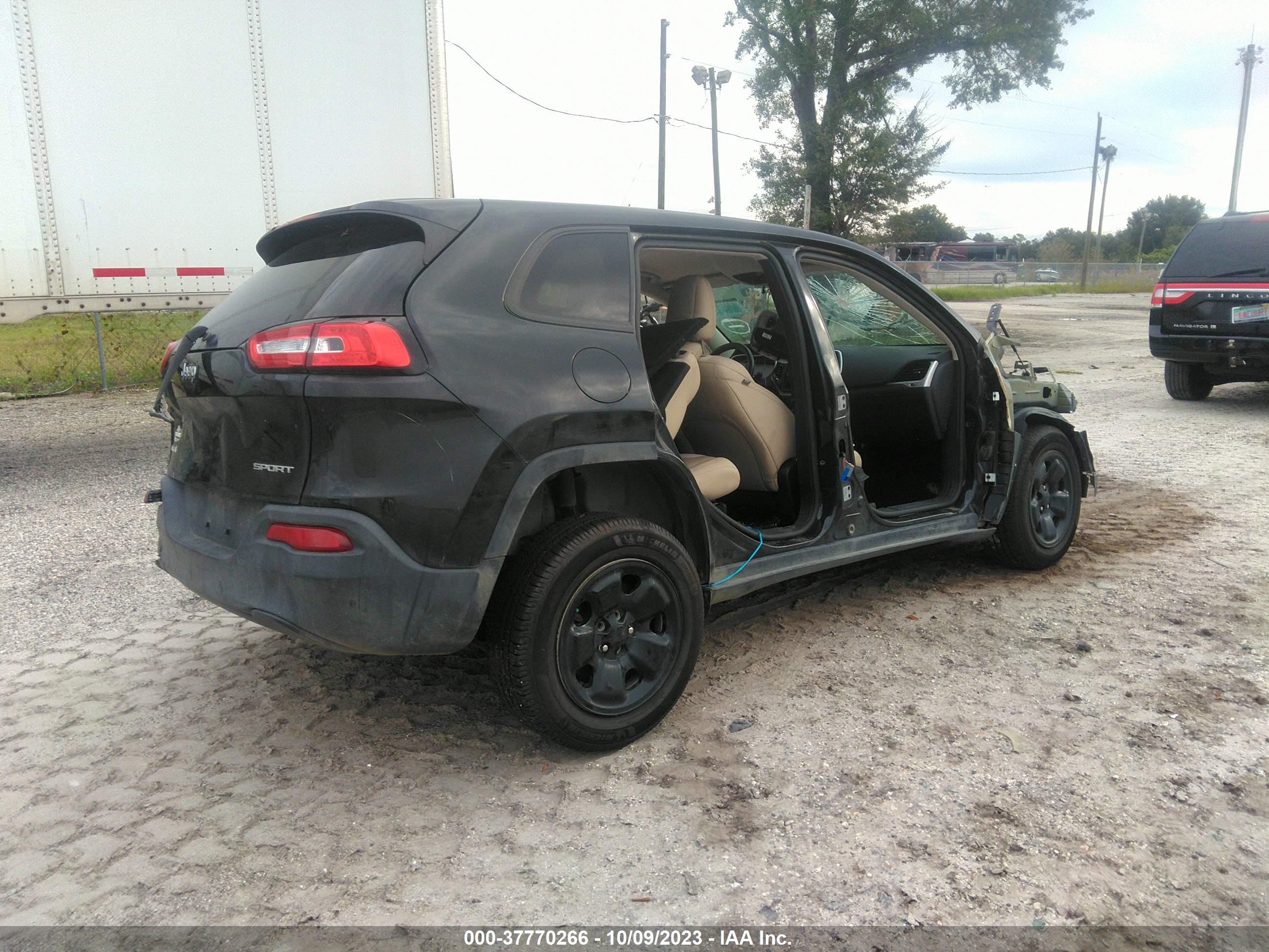 Photo 3 VIN: 1C4PJMAB0GW276687 - JEEP CHEROKEE 