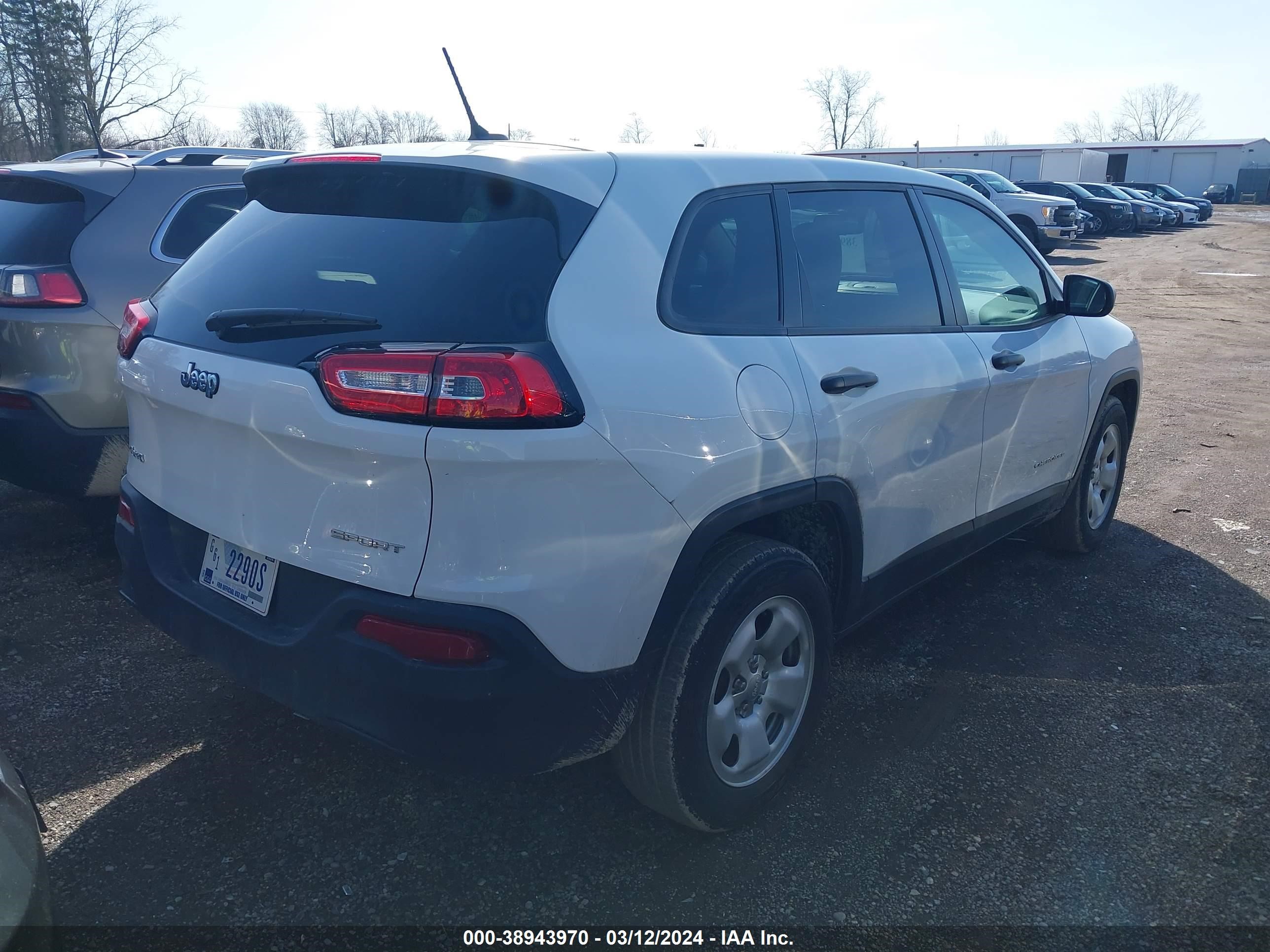 Photo 3 VIN: 1C4PJMAB1GW353731 - JEEP CHEROKEE 