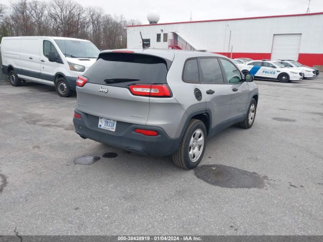 Photo 3 VIN: 1C4PJMAB2GW151383 - JEEP CHEROKEE 