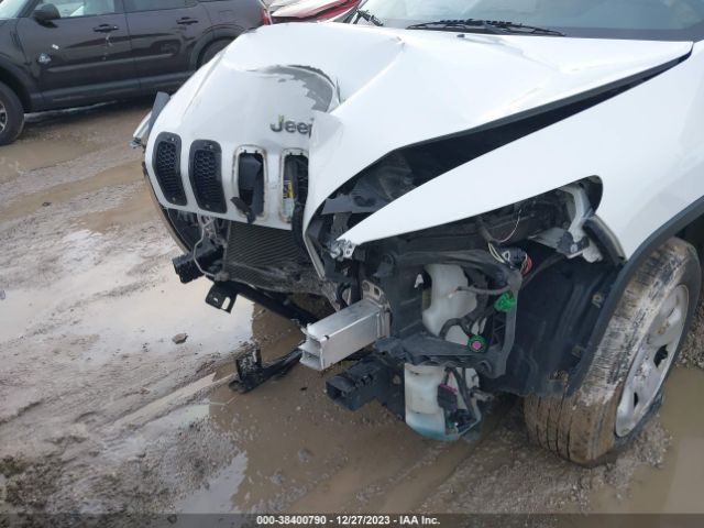 Photo 5 VIN: 1C4PJMAB3GW186515 - JEEP CHEROKEE 