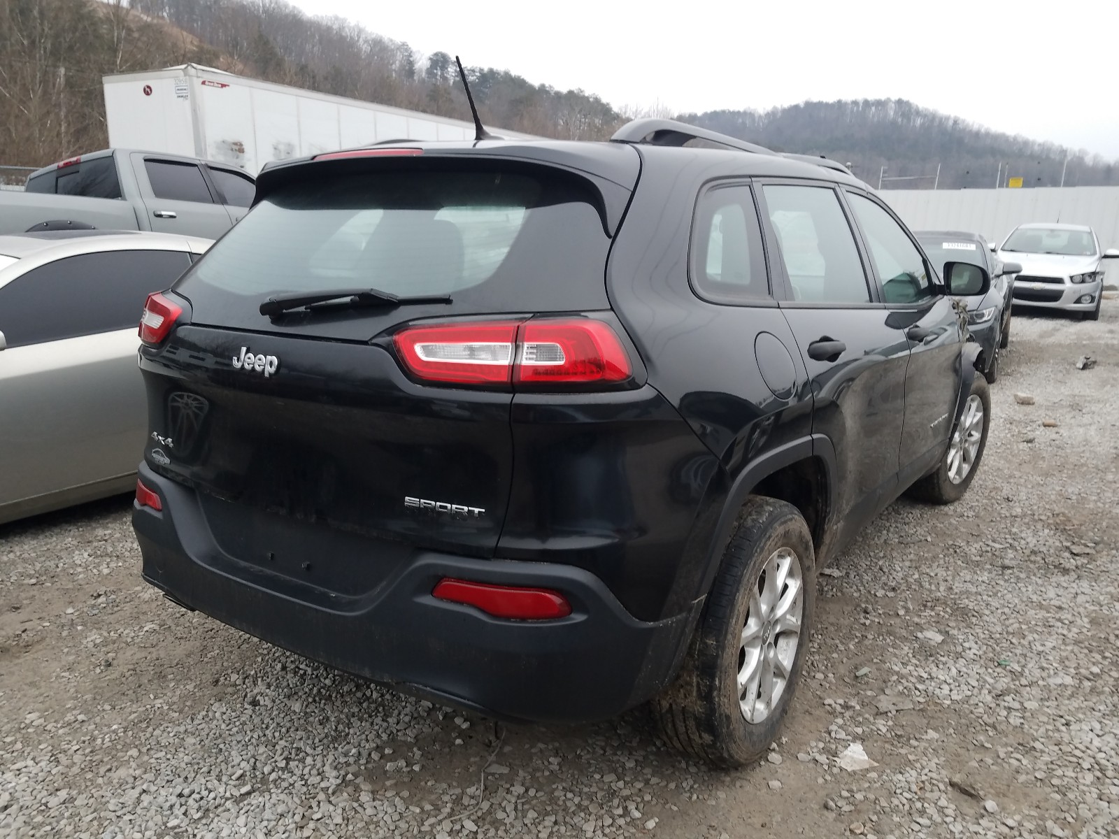 Photo 3 VIN: 1C4PJMAB5GW169909 - JEEP CHEROKEE 