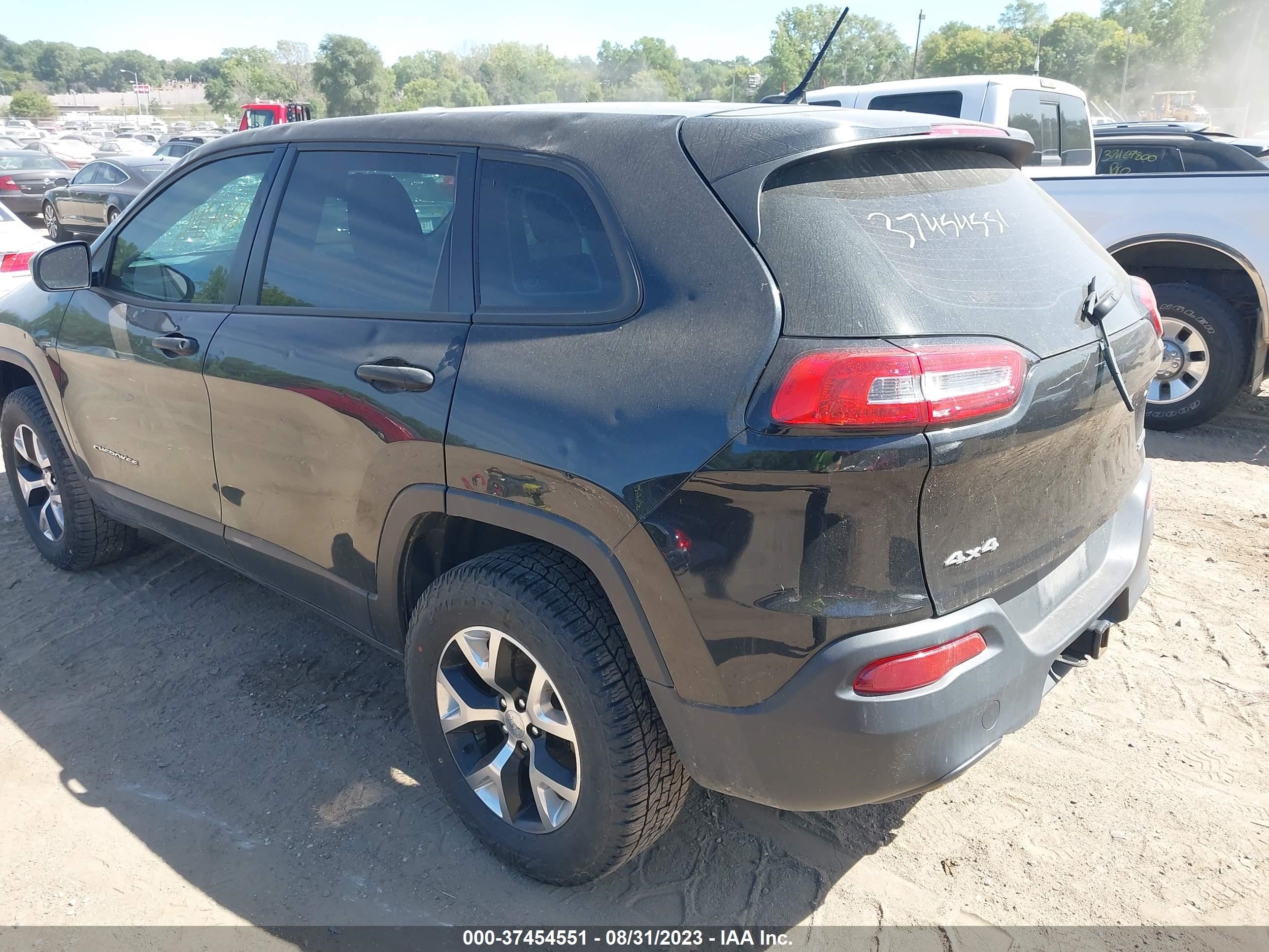 Photo 2 VIN: 1C4PJMAB8FW764171 - JEEP CHEROKEE 