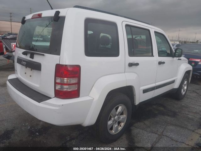 Photo 3 VIN: 1C4PJMAK0CW161789 - JEEP LIBERTY 