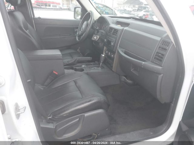 Photo 4 VIN: 1C4PJMAK0CW161789 - JEEP LIBERTY 