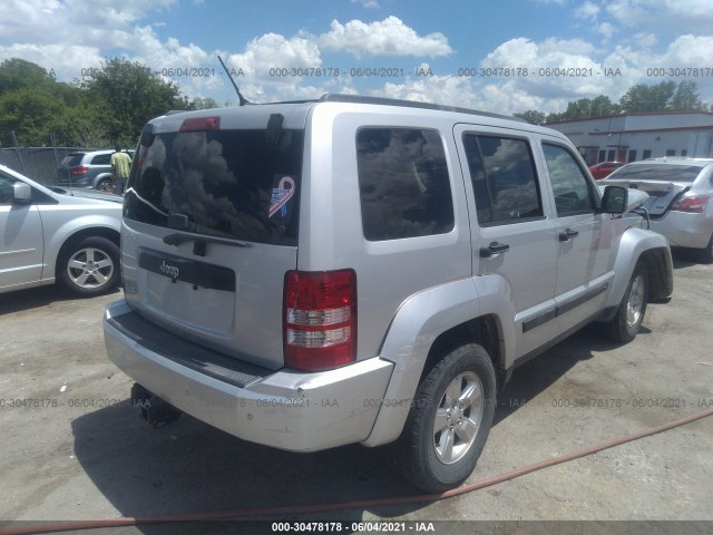 Photo 3 VIN: 1C4PJMAK0CW170184 - JEEP LIBERTY 