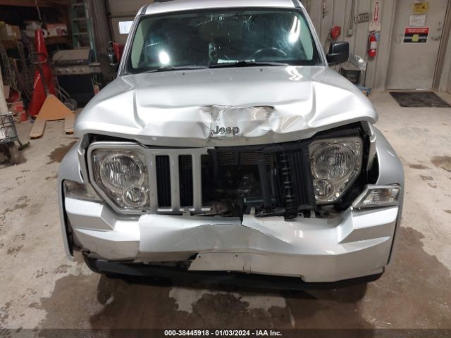 Photo 5 VIN: 1C4PJMAK0CW199183 - JEEP LIBERTY 