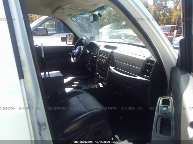 Photo 4 VIN: 1C4PJMAK0CW203815 - JEEP LIBERTY 