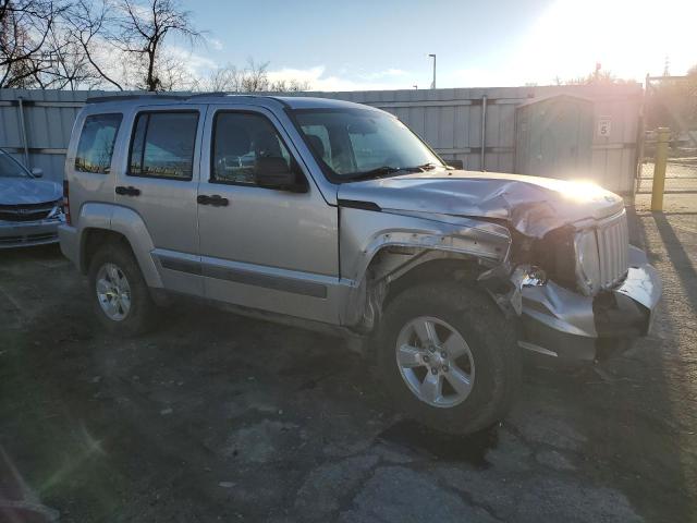 Photo 3 VIN: 1C4PJMAK1CW104372 - JEEP LIBERTY 