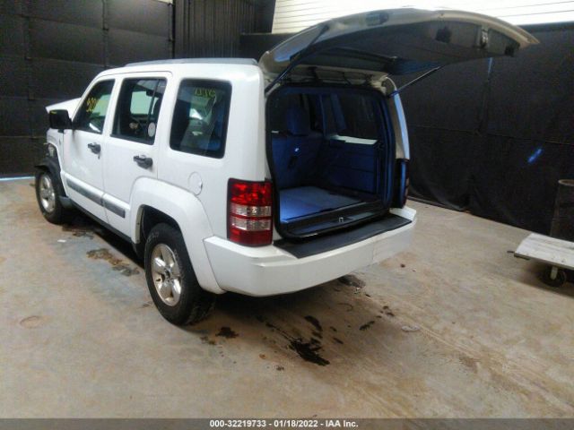 Photo 2 VIN: 1C4PJMAK1CW123147 - JEEP LIBERTY 