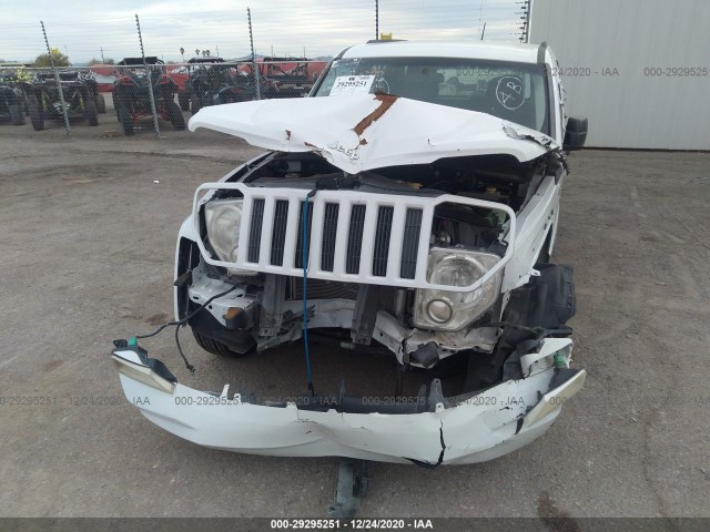 Photo 5 VIN: 1C4PJMAK1CW148372 - JEEP LIBERTY 