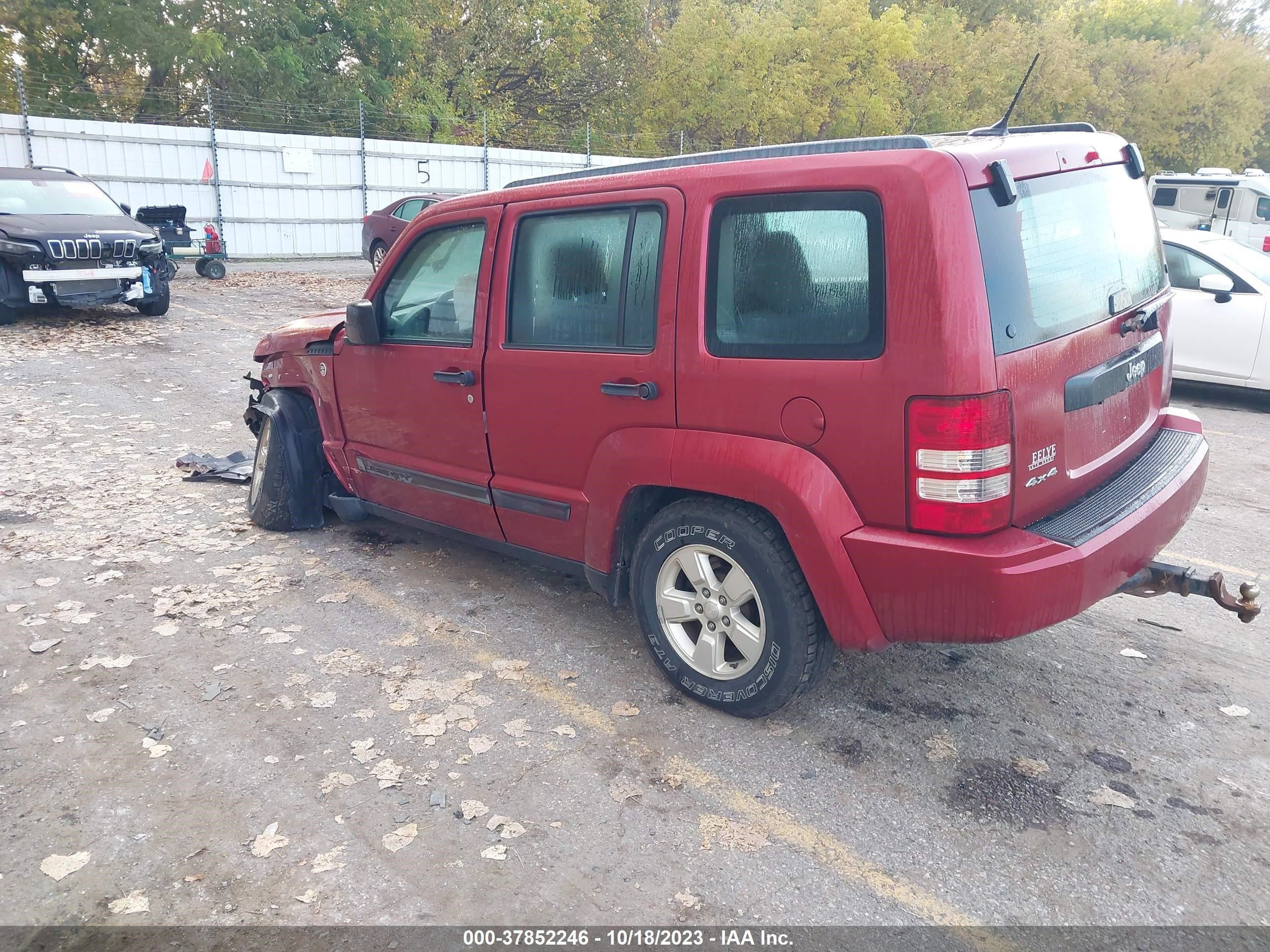 Photo 2 VIN: 1C4PJMAK1CW156116 - JEEP LIBERTY (NORTH AMERICA) 